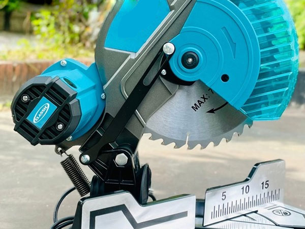 Máy cắt nhôm Classic CLA-101A