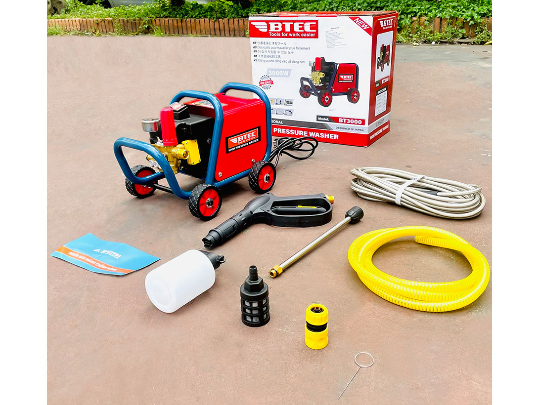 Máy rửa xe BTEC BT3000 (có chỉnh áp)