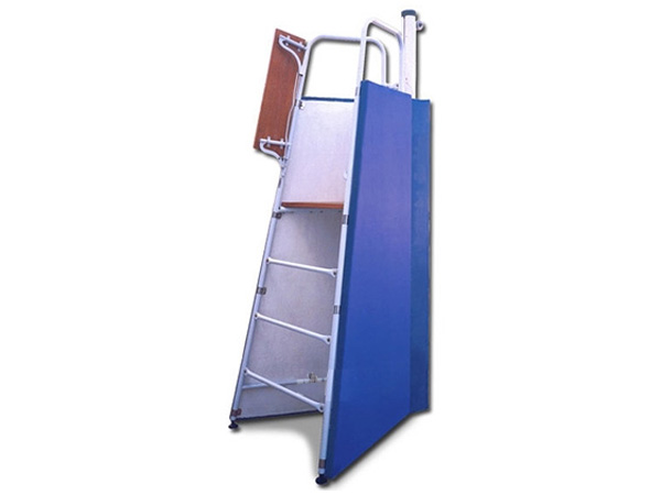 Ghế trọng tài bóng chuyền chân tam giác 402670