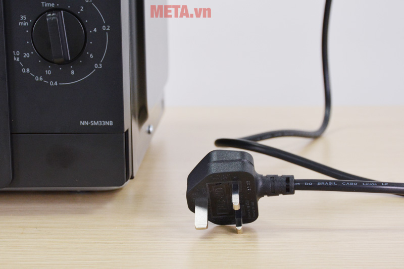 Lò vi sóng Panasonic NN-SM33NBYUE - 25 lít