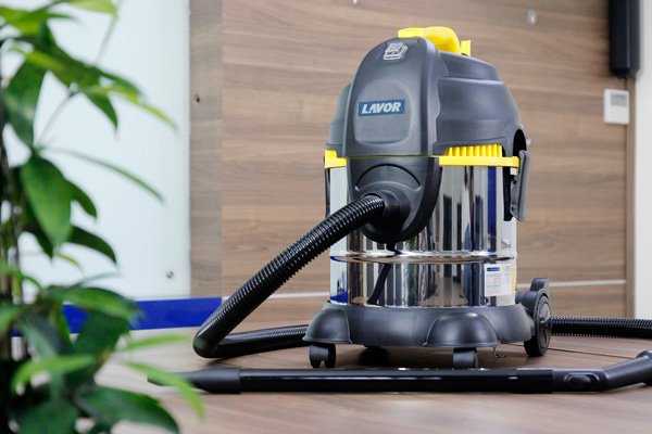 Máy hút bụi công nghiệp Lavor LVC 30 XS