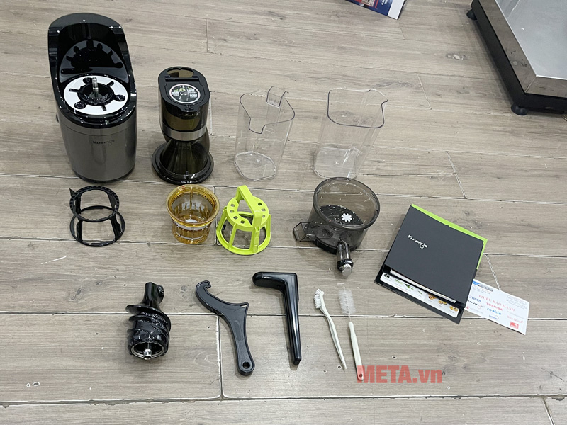 Máy ép trái cây tốc độ chậm dành cho kinh doanh Kuvings CS520CB (500ml)