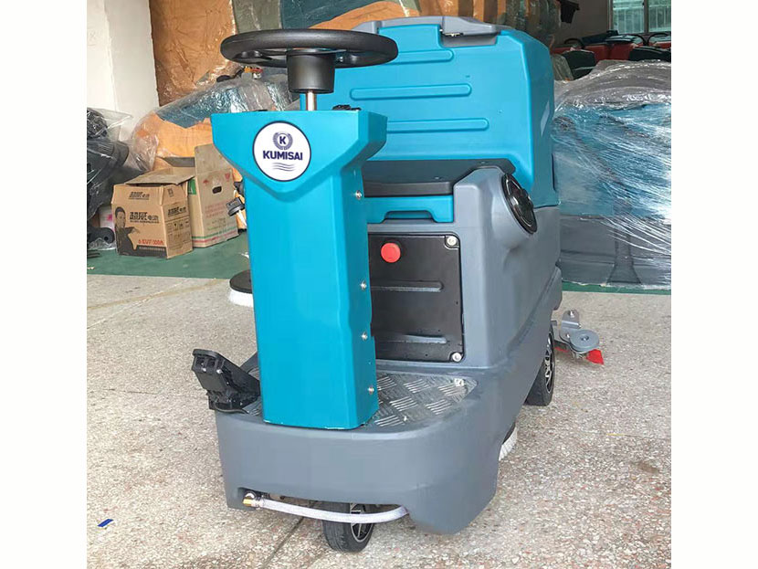 Máy chà sàn ngồi lái Kumisai KMS D6