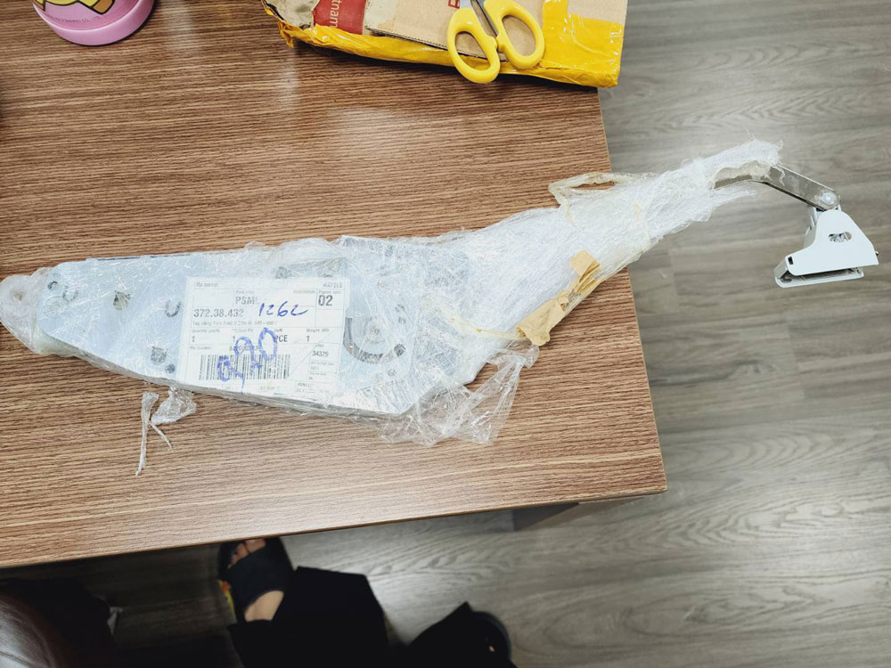 Phụ kiện tay nâng tủ bếp Hafele Free fold S E3fs tay phải