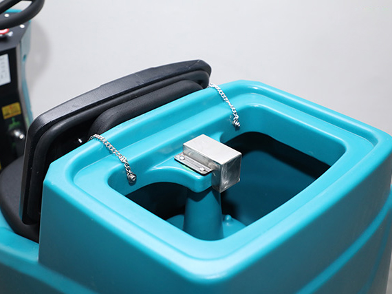 Máy chà sàn liên hợp ngồi lái Kumisai KMS 60B