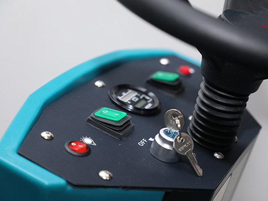 Máy chà sàn liên hợp ngồi lái Kumisai KMS 60B