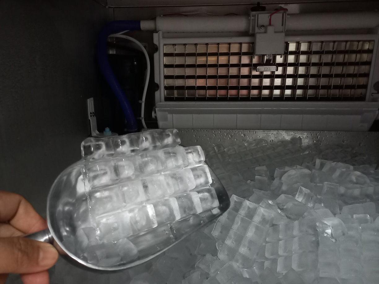 Máy làm đá viên kiểu bàn Happys HW-IMT060