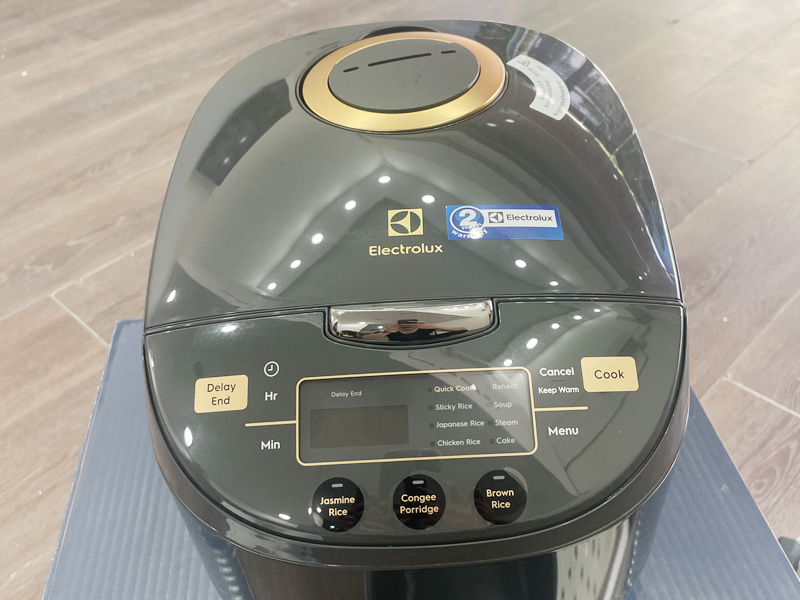 Nồi cơm điện tử 1.8 lít Electrolux E7RC1-650K