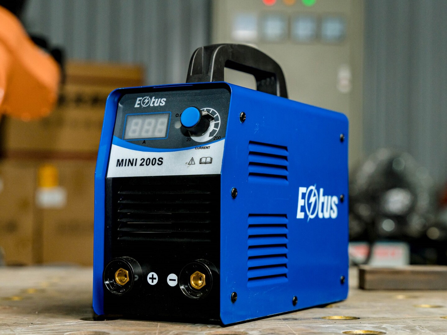 Máy hàn que Estus mini 200S