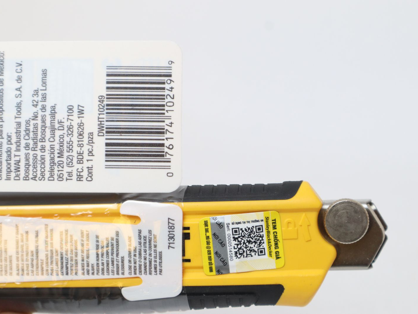 Dao rọc giấy 18mm Dewalt DWHT10249-30