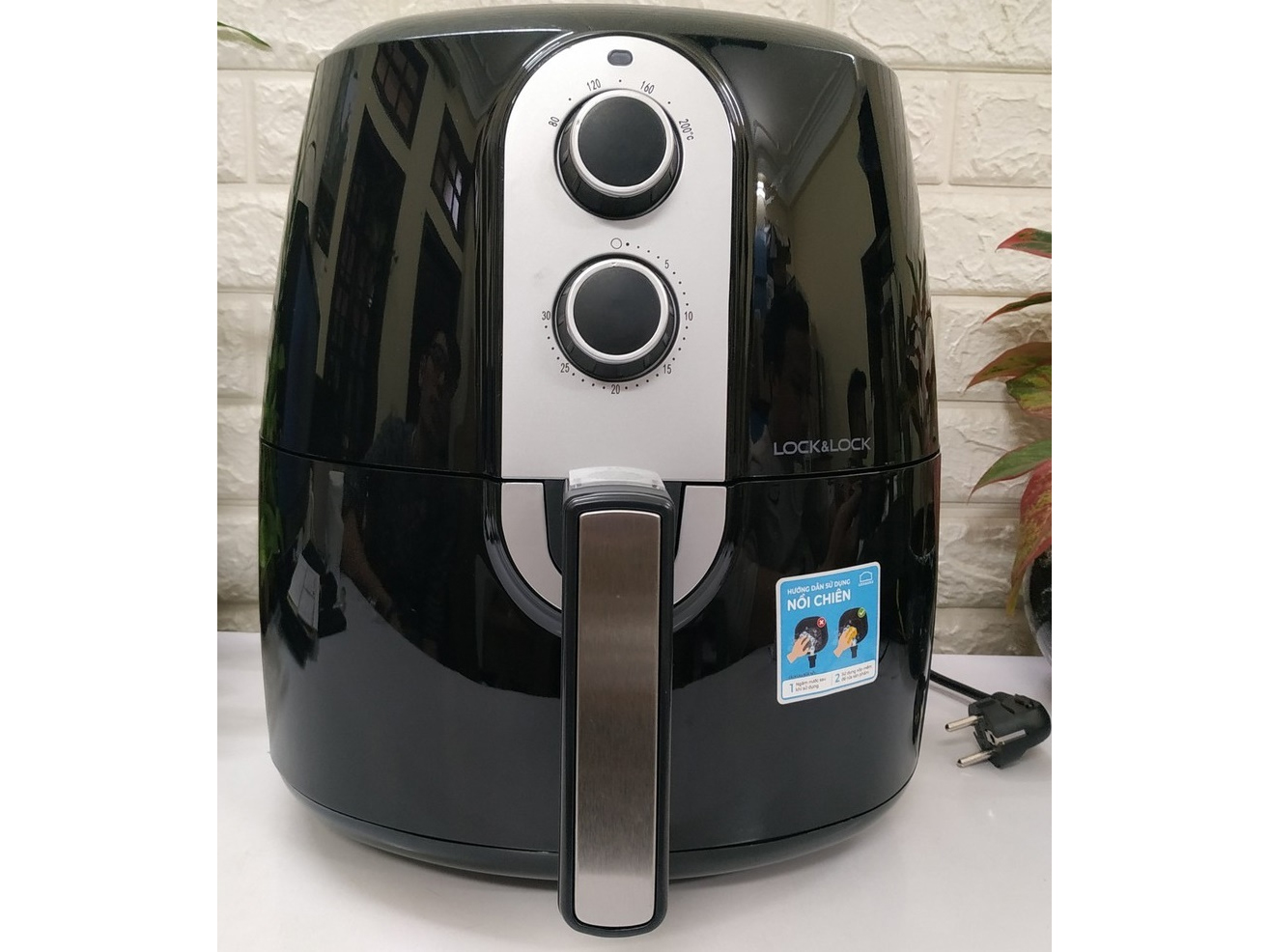 Nồi chiên không dầu Lock&Lock EJF151 - 5.2 lít