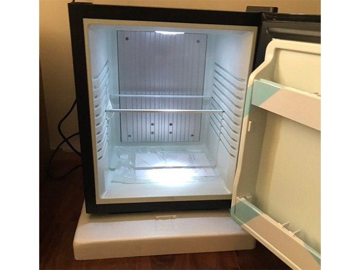 Minibar cánh kính Homesun BCG-36B