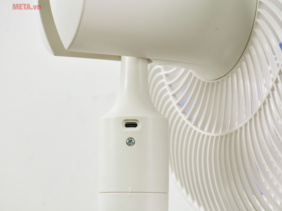 Quạt tích điện Rapido RBF-30