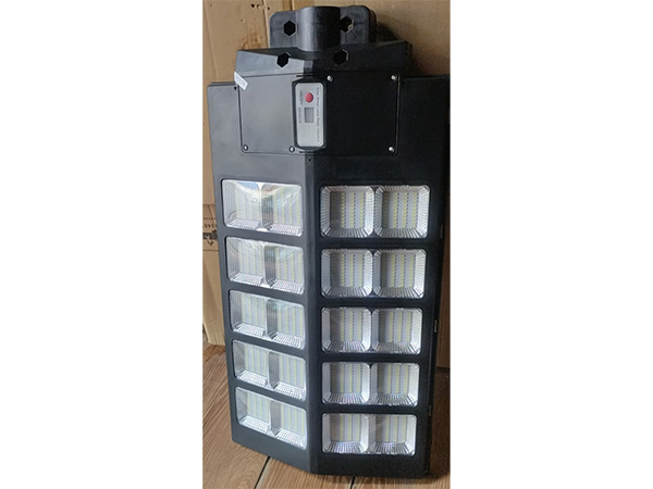 Đèn đường liền thể đôi năng lượng mặt trời MK-662500 (500W)