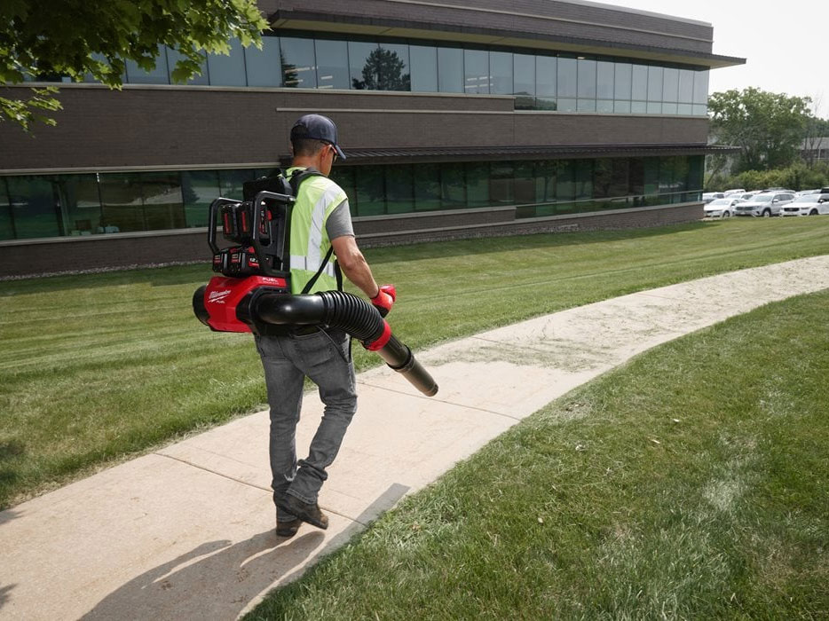 Máy thổi bụi dùng pin Milwaukee M18 F2BPB-0 (Chưa pin và sạc)