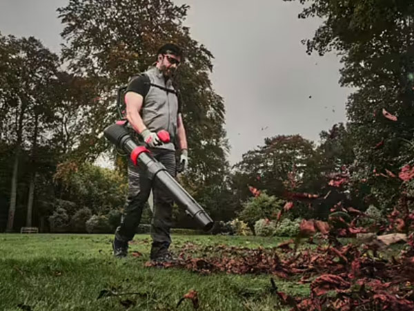 Máy thổi bụi dùng pin Milwaukee M18 F2BPB-0 (Chưa pin và sạc)