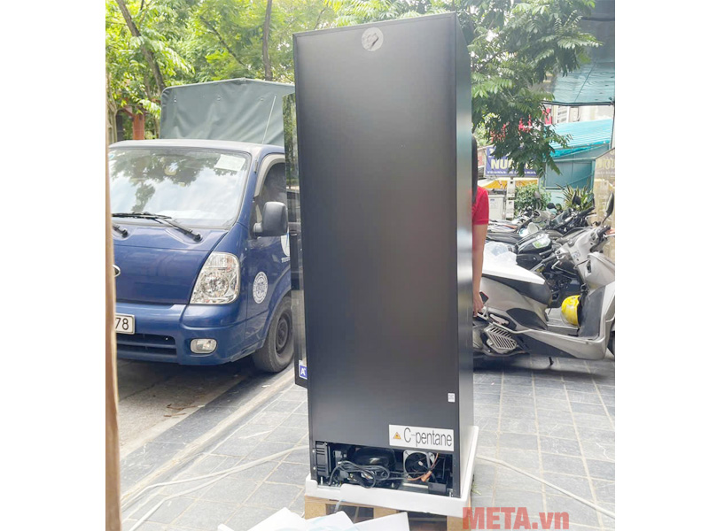 Tủ rượu vang KWEU-11126B (126 chai)