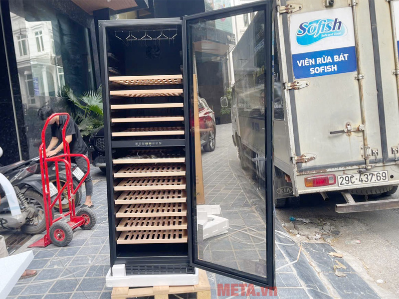 Tủ rượu vang KWEU-11126B (126 chai)
