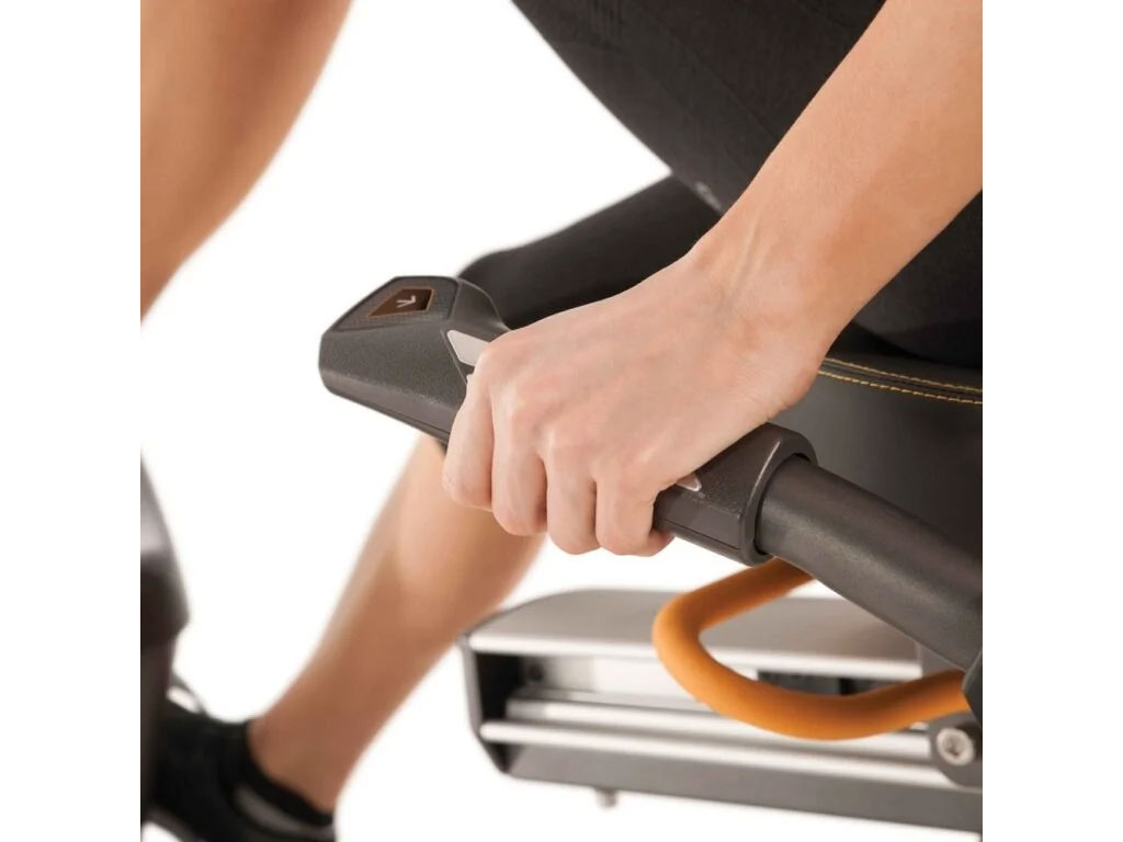 Xe đạp thể dục tựa lưng trong nhà Matrix R50 XER