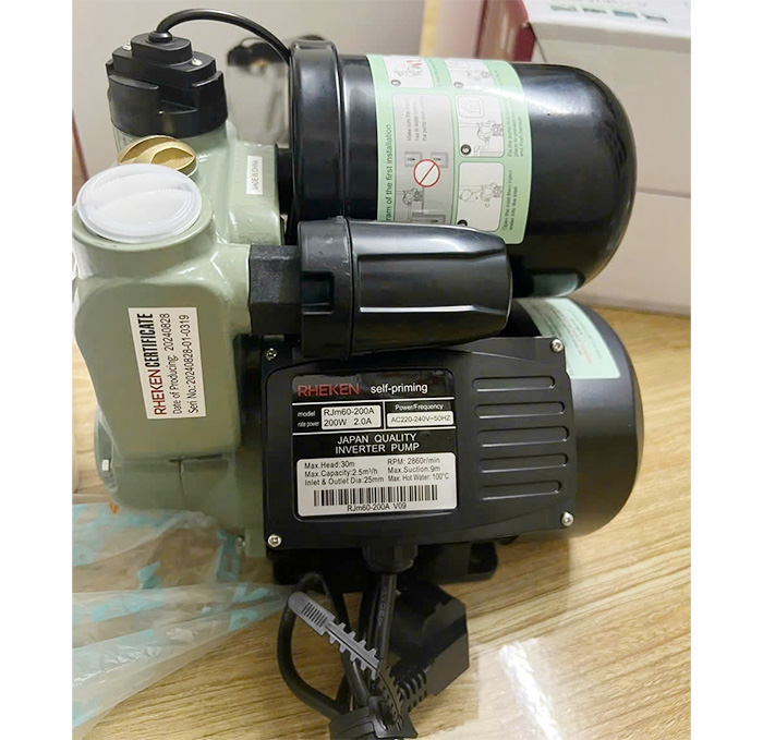 Máy bơm nước tăng áp tự động JLM 60-200A (JLM-GN25-200A) - 200W