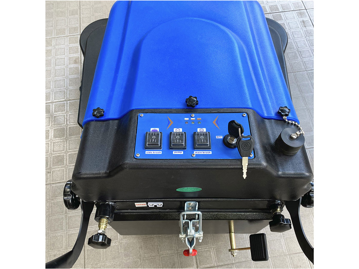 Máy quét rác đẩy tay HiClean HC680