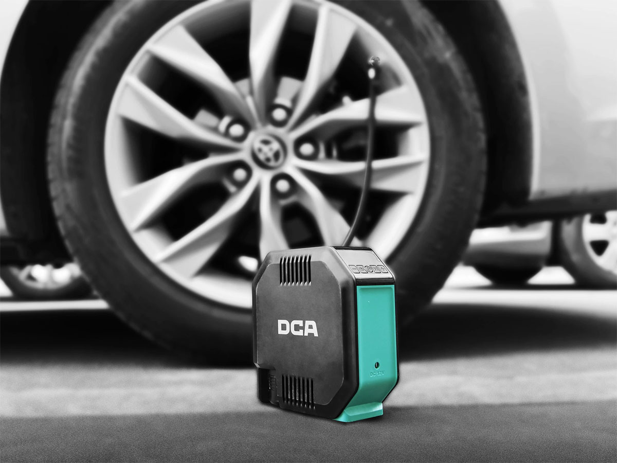 Máy bơm hơi dùng pin 12V DCA ADQE120DK (1 pin 2.0Ah và sạc)