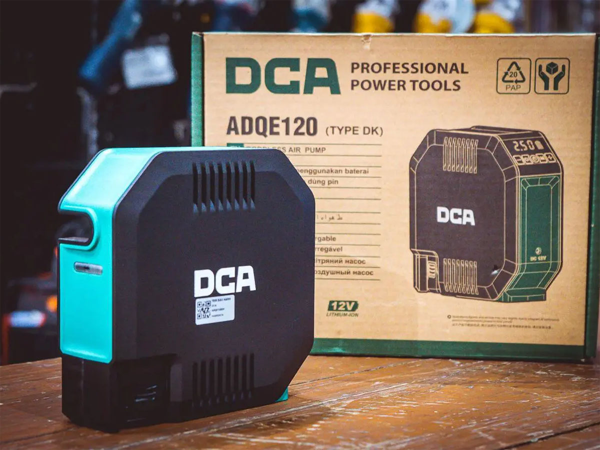 Máy bơm hơi dùng pin 12V DCA ADQE120DK (1 pin 2.0Ah và sạc)