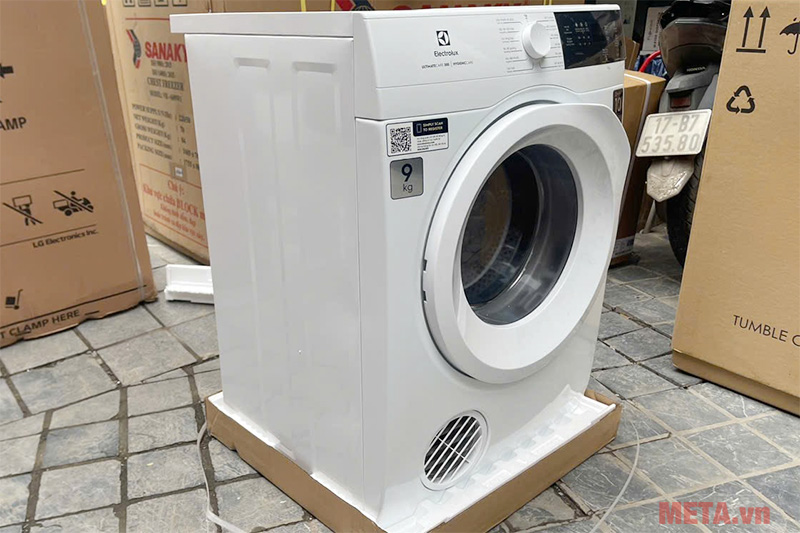 Máy sấy thông hơi Electrolux UltimateCare 9kg EDV904H3WC