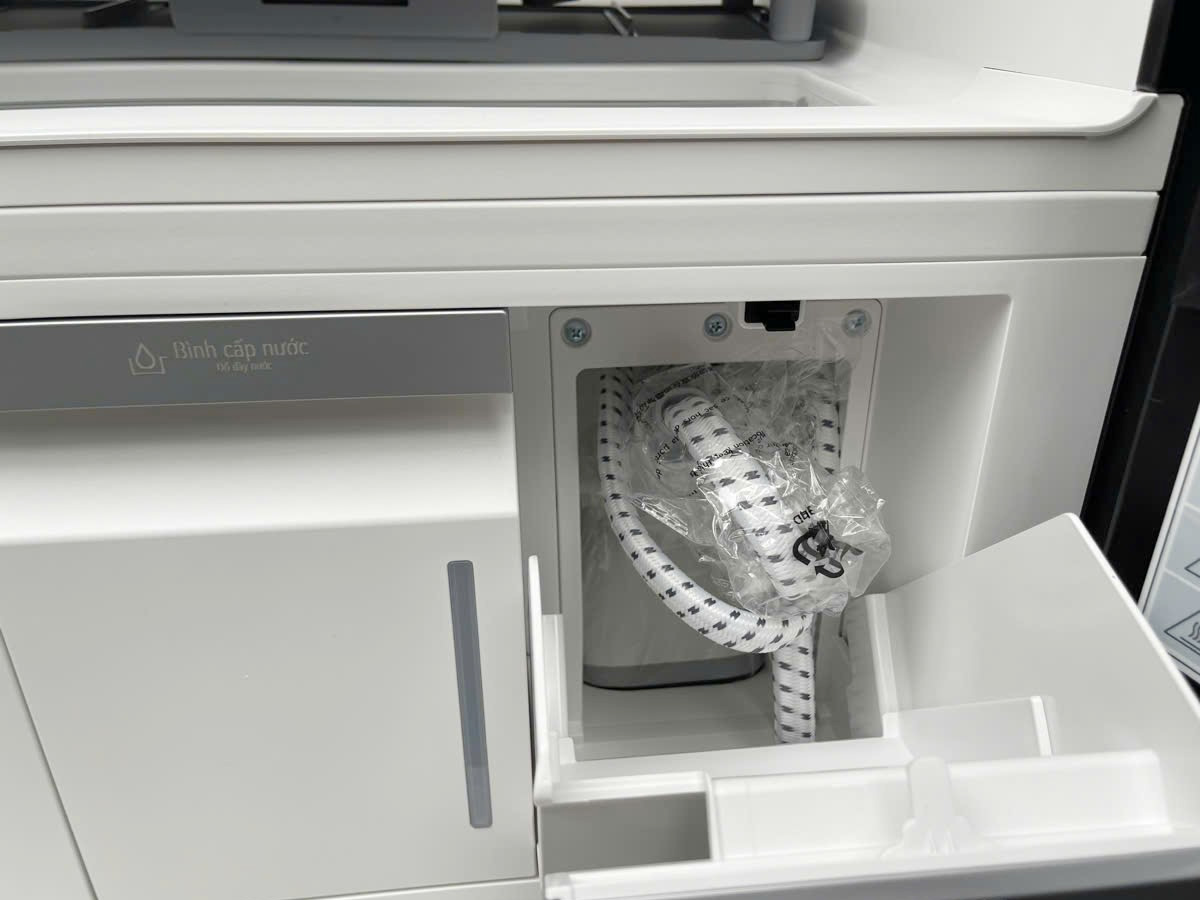 Tủ chăm sóc quần áo thông minh LG Styler Inverter SC5MBR80H