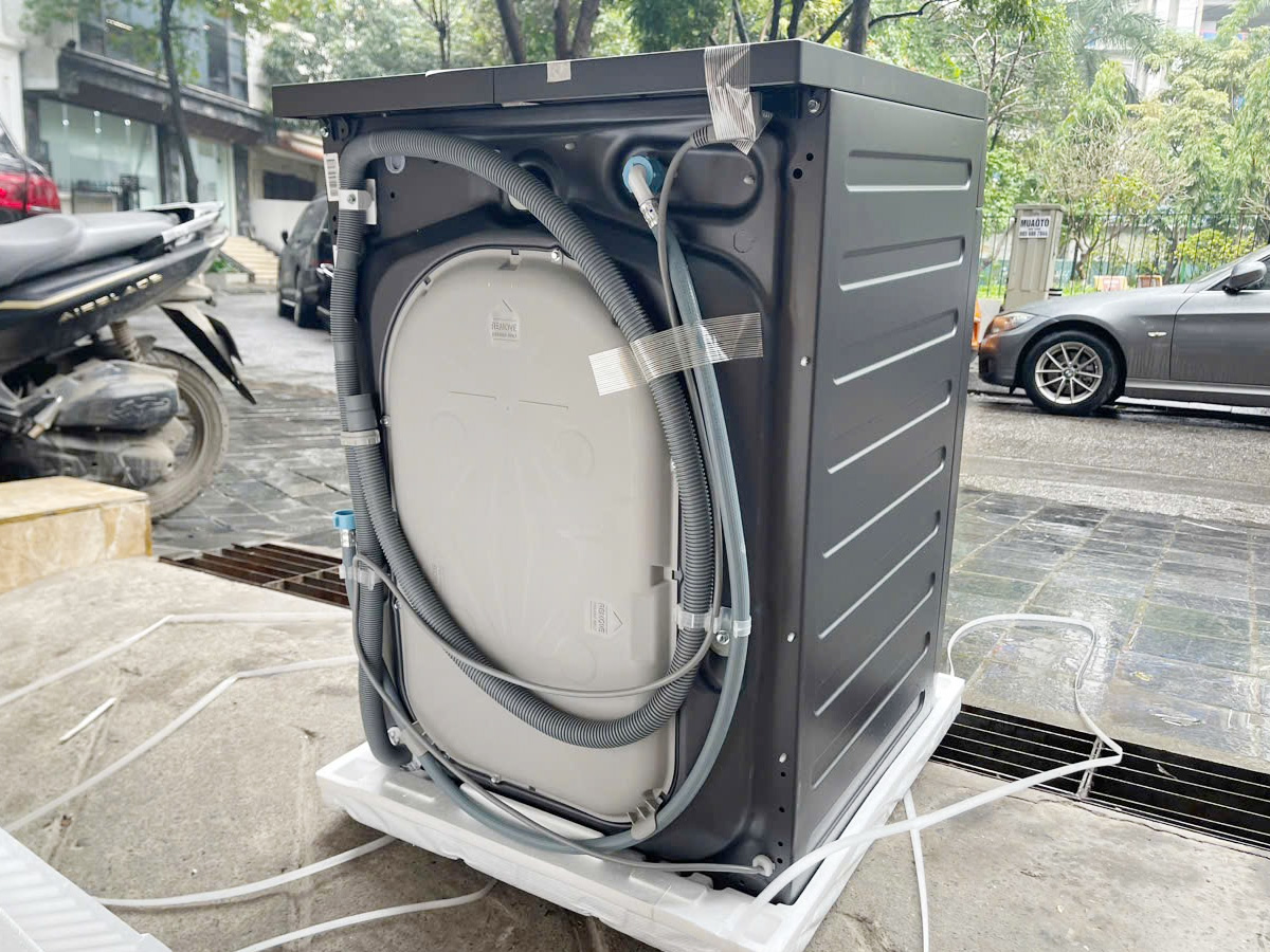 Máy giặt sấy Electrolux UltimateCare 700 Inverter EWW1143R7SC (giặt 11kg, sấy 7kg)