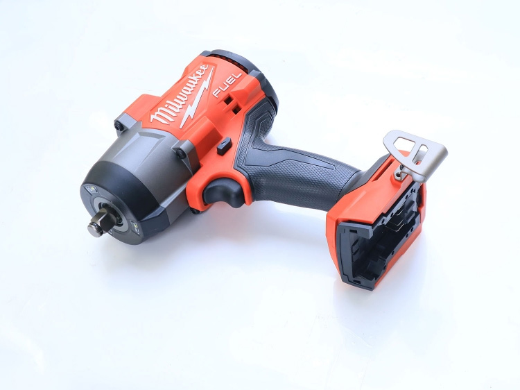 Máy siết bu lông dùng pin 18V Milwaukee M18 FHIW2F12-0X0 (Chưa pin và sạc)