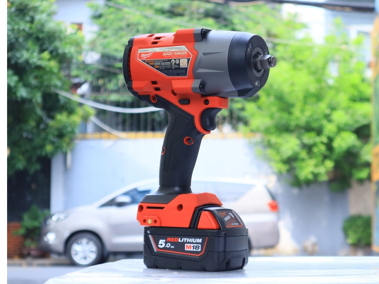 Máy siết bu lông dùng pin 18V Milwaukee M18 FHIW2F12-0X0 (Chưa pin và sạc)