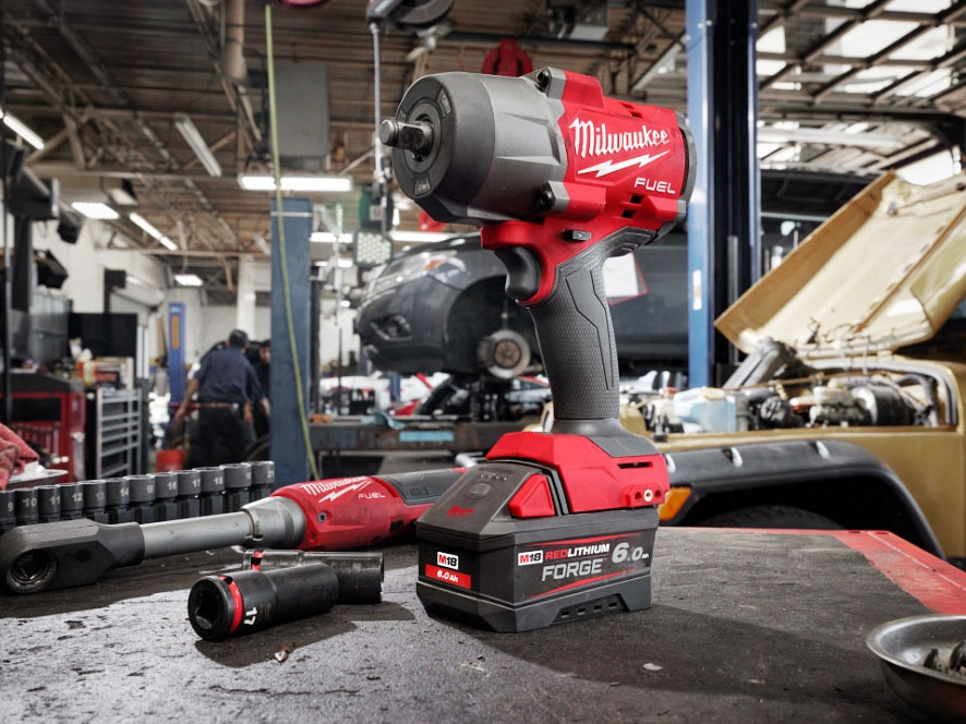 Máy siết bu lông dùng pin 18V Milwaukee M18 FHIW2F12-0X0 (Chưa pin và sạc)