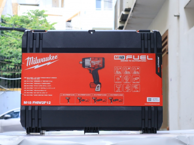 Máy siết bu lông dùng pin 18V Milwaukee M18 FHIW2F12-0X0 (Chưa pin và sạc)