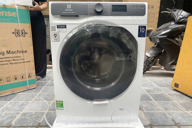 Máy giặt Electrolux UltimateCare 500 Inverter 9kg EWF9023P5WC