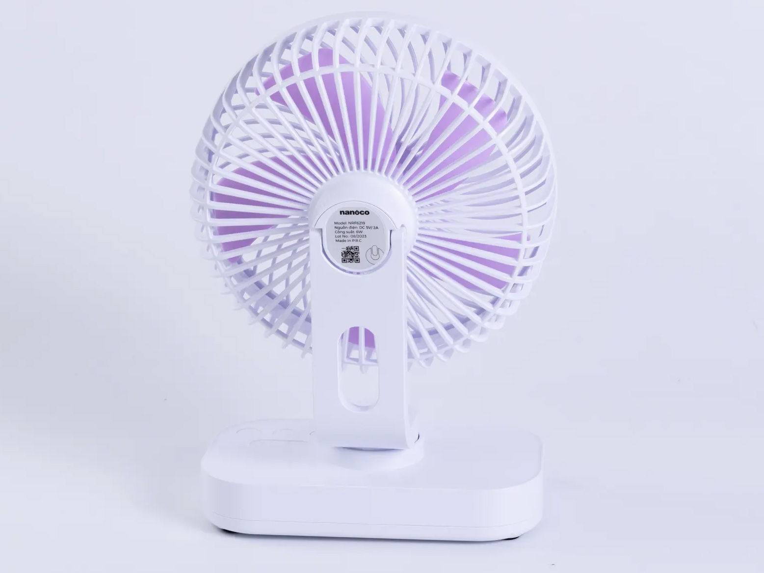 Quạt sạc Nanoco NRF6219W (15cm, 6W, có xoay, đèn)
