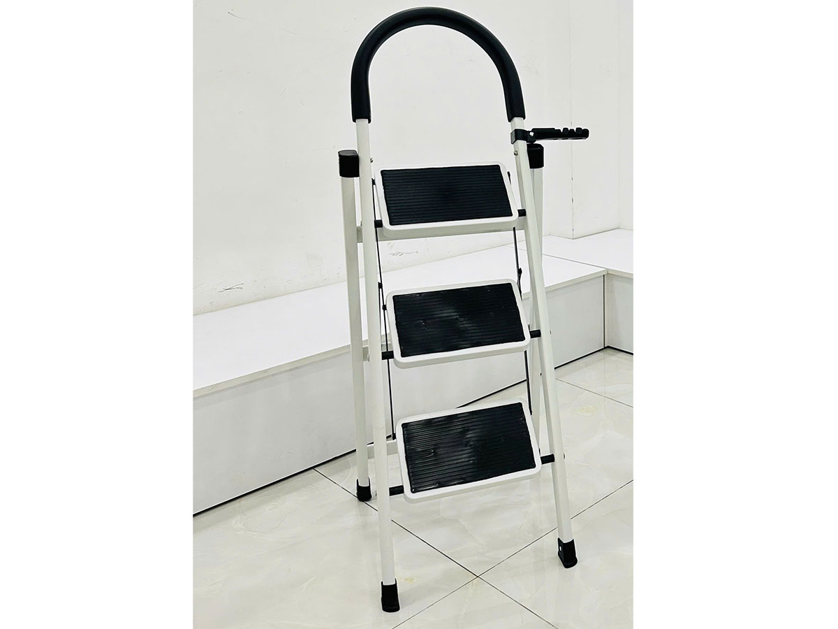 Thang ghế gia đình 3 bậc Sumika A303