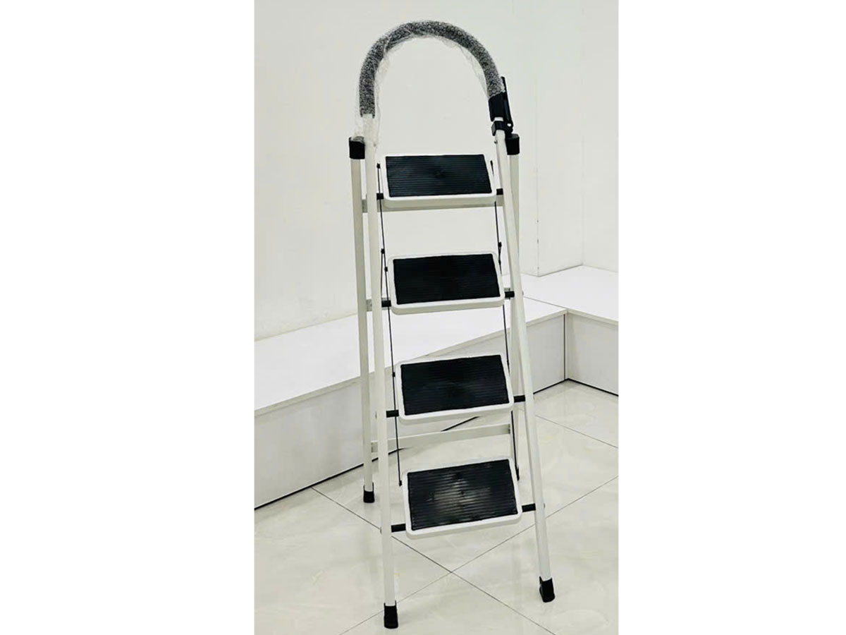 Thang ghế gia đình 4 bậc Sumika A304