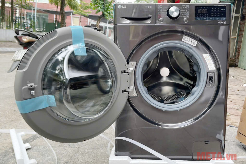 Máy giặt sấy LG Inverter FV1411D4B (giặt 11kg - sấy 7kg)