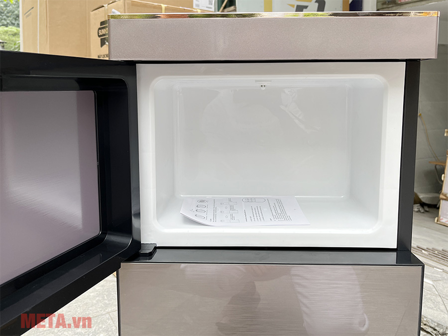 Cây nước nóng lạnh bàn trà có ngăn khử khuẩn UV FujiE TB238UV