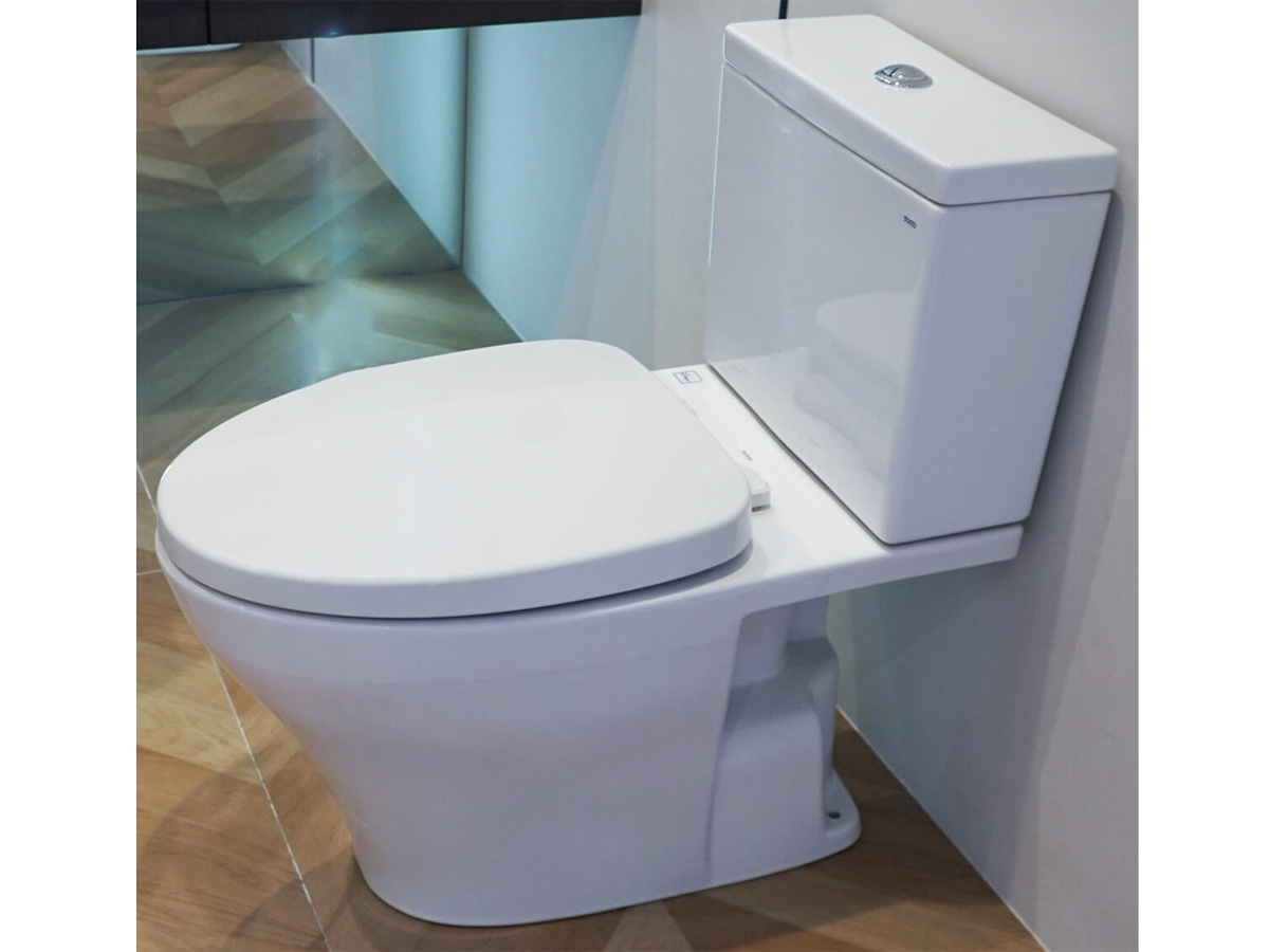 Bồn cầu 2 khối TOTO CS326DT3 nắp êm TC385VS