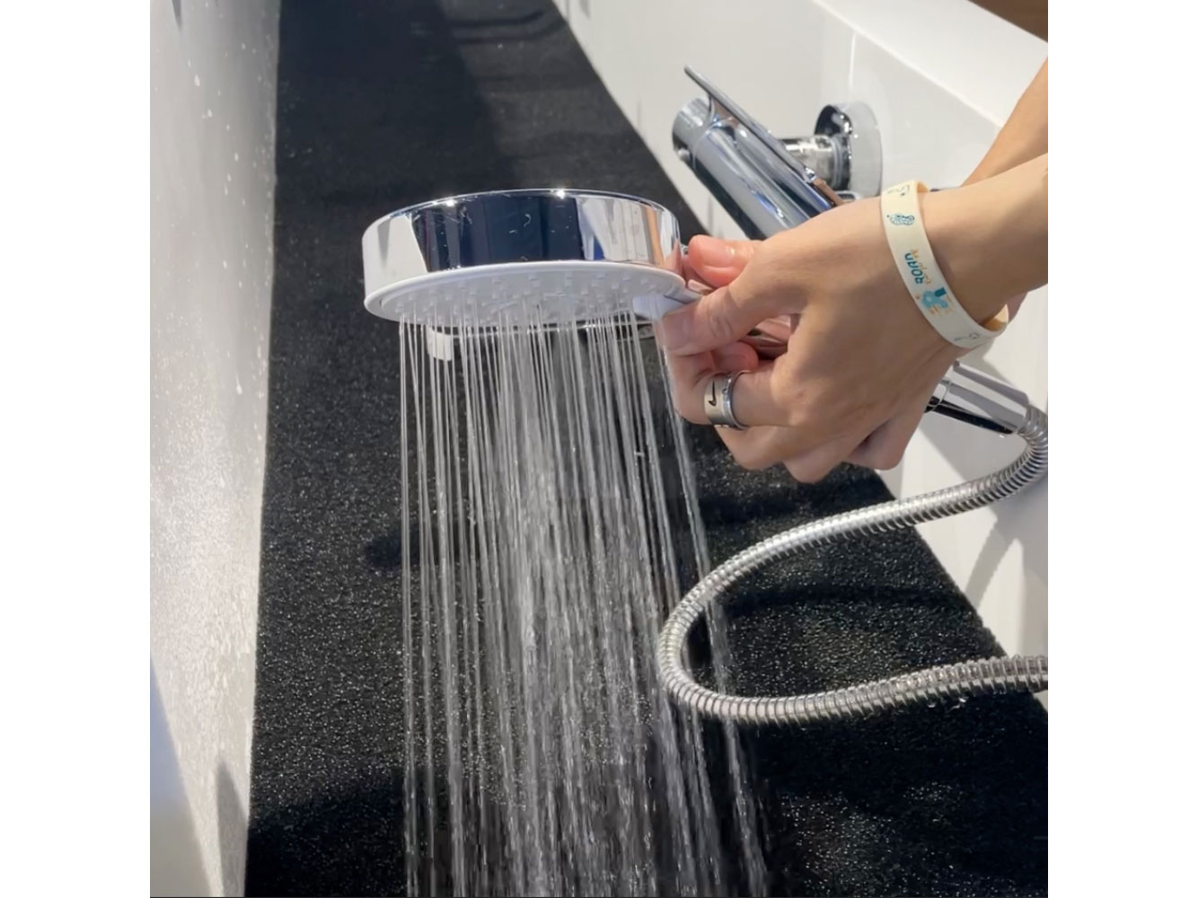 Tay sen Toto TBW07009A (3 chế độ, 110mm)