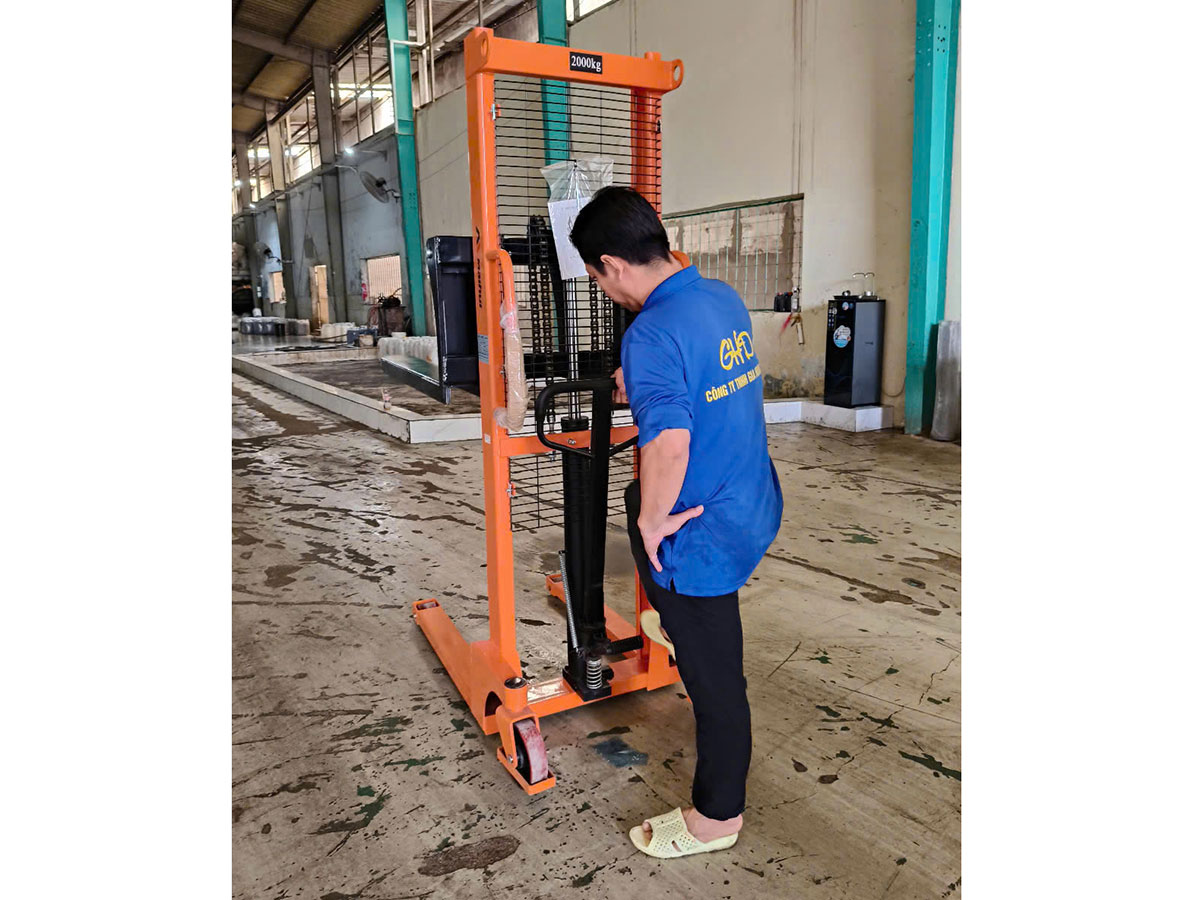 Xe nâng tay cao Maihui CTYE20/25