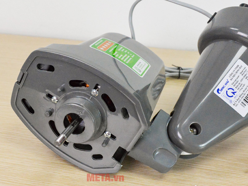 Quạt treo tường điều khiển từ xa ChingHai W615A
