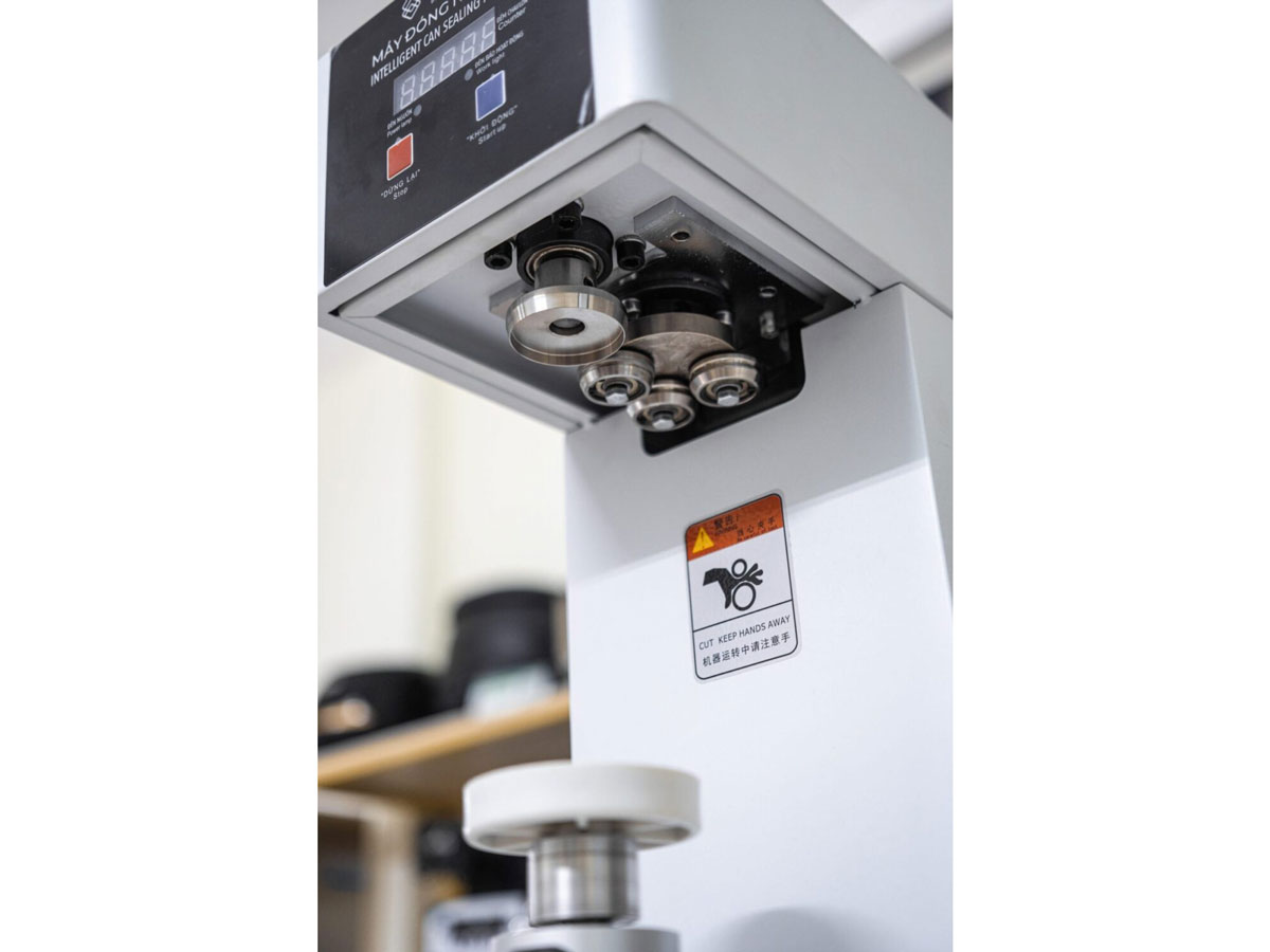 Máy đóng nắp lon Yubann YB-QLS180