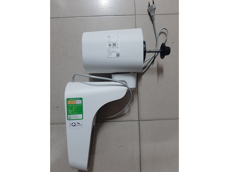 Quạt treo tường Hatari W18R1 (HF-W18R1) có điều khiển từ xa