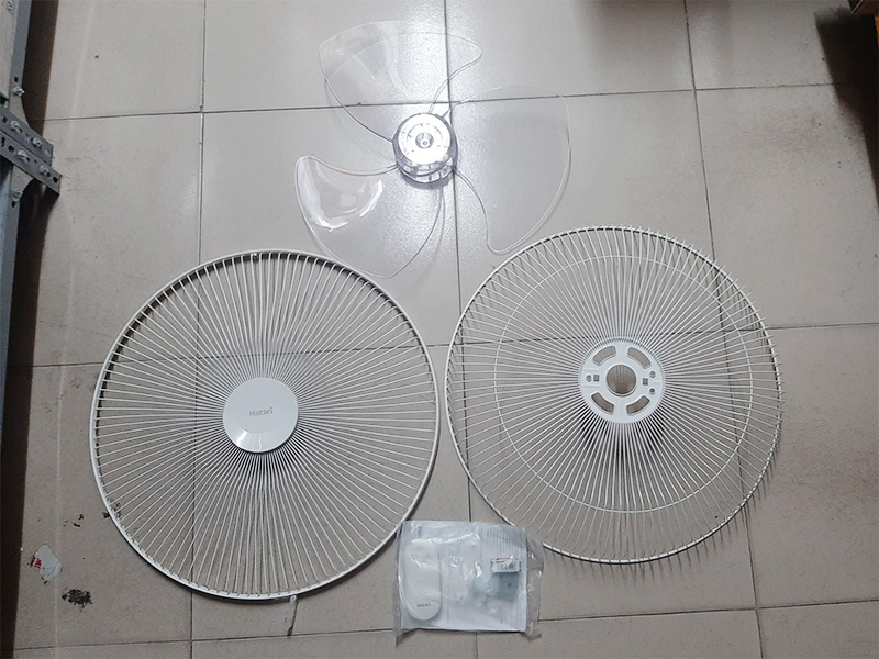 Quạt treo tường Hatari W18R1 (HF-W18R1) có điều khiển từ xa