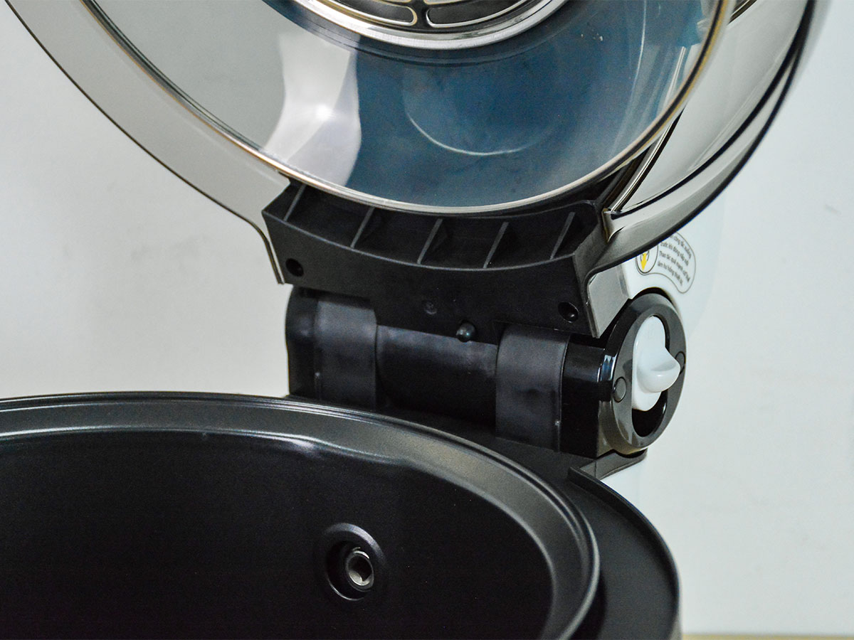 Nồi chiên không dầu xoay 360 độ Nagakawa NAG3302 - 9 lít