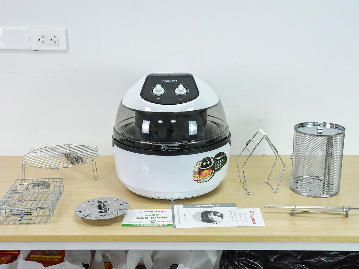 Nồi chiên không dầu xoay 360 độ Nagakawa NAG3302 - 9 lít