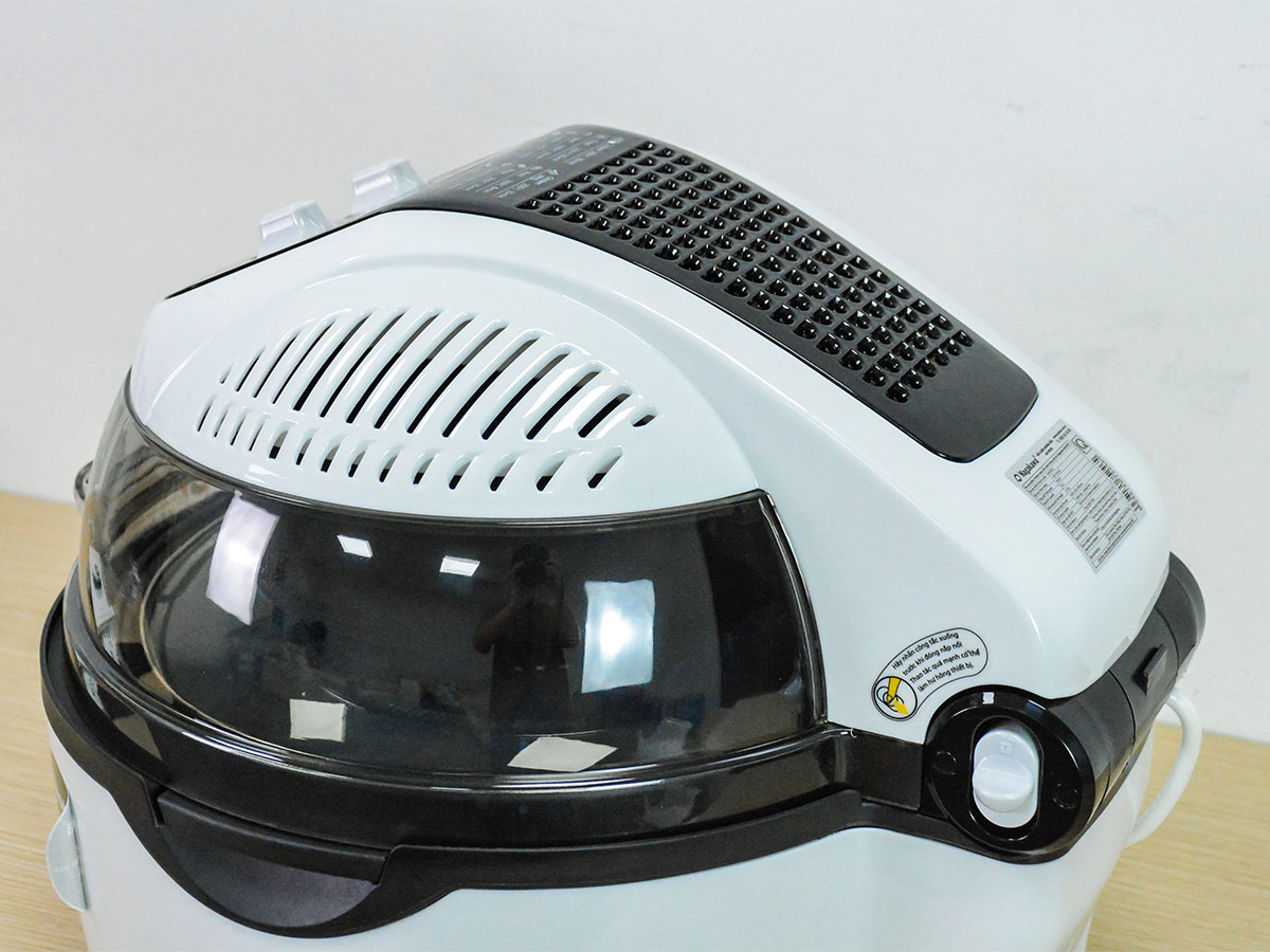 Nồi chiên không dầu xoay 360 độ Nagakawa NAG3302 - 9 lít